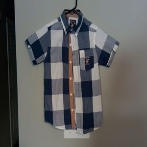 2 Boys collared shirts Size 7, Excellent condition